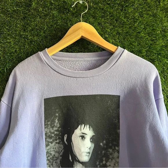 Beetlejuice Lydia Sweatshirt Strange Unusual - Picture 4 of 6